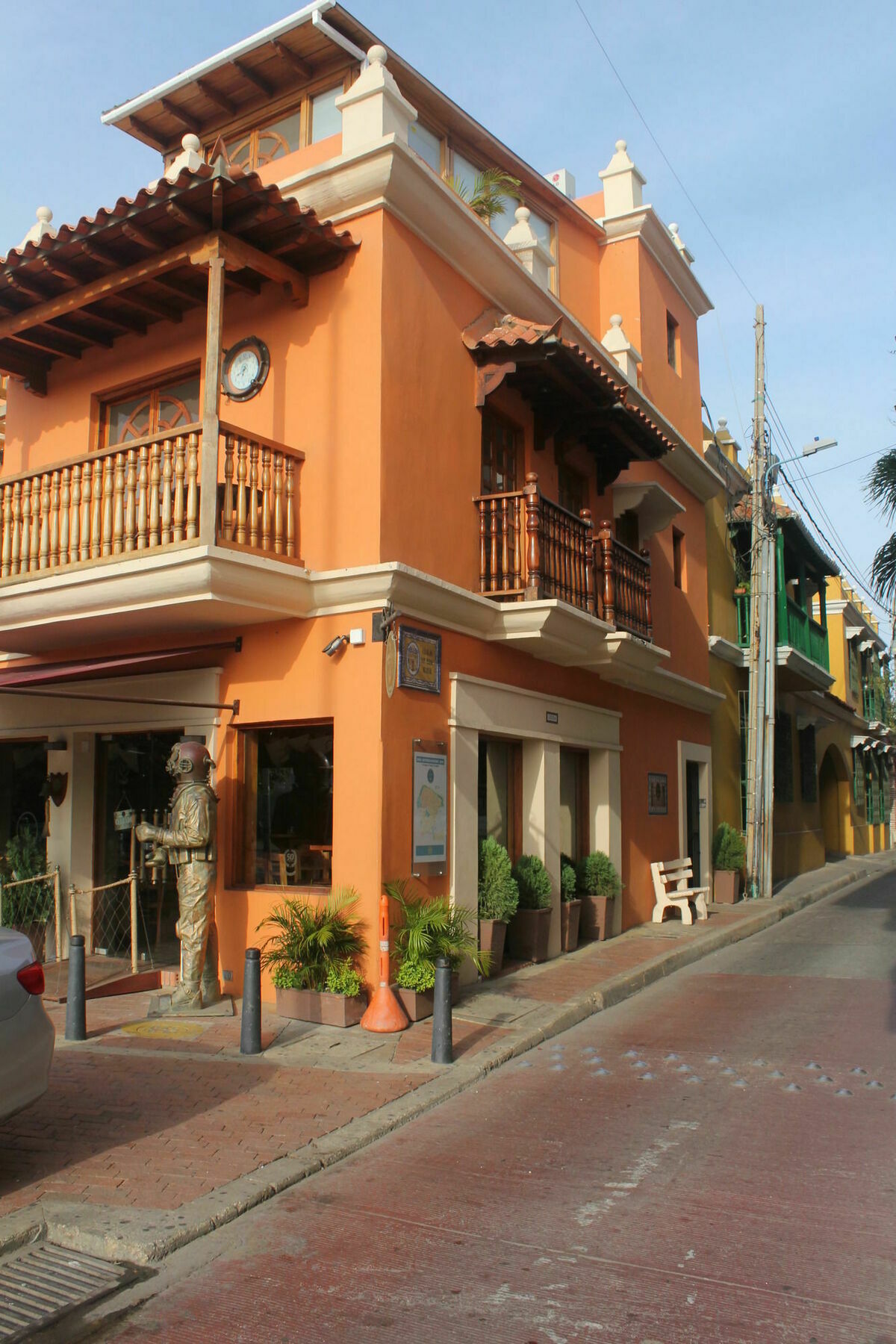 Nautilus Plaza 4*