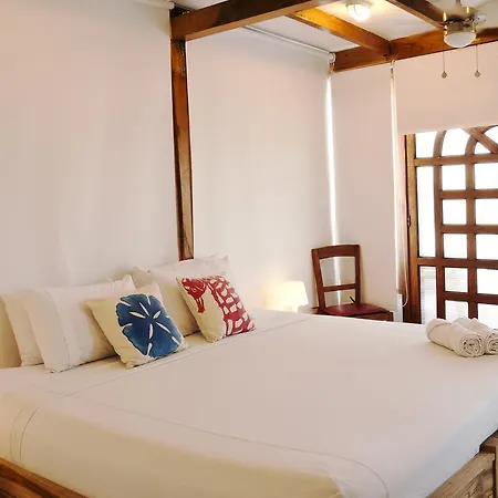 Nautilus Plaza Hotel 4*